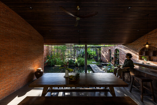 Mac Casa / CTA | Creative Architects Mac Casa / CTA | Creative Architects - Interior Photography, Dining room, Wood, Brick, Chair, Beam