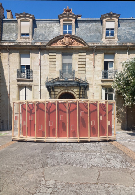 Raconte-moi un secret Installation / coletivo 624 - Exterior Photography, Door