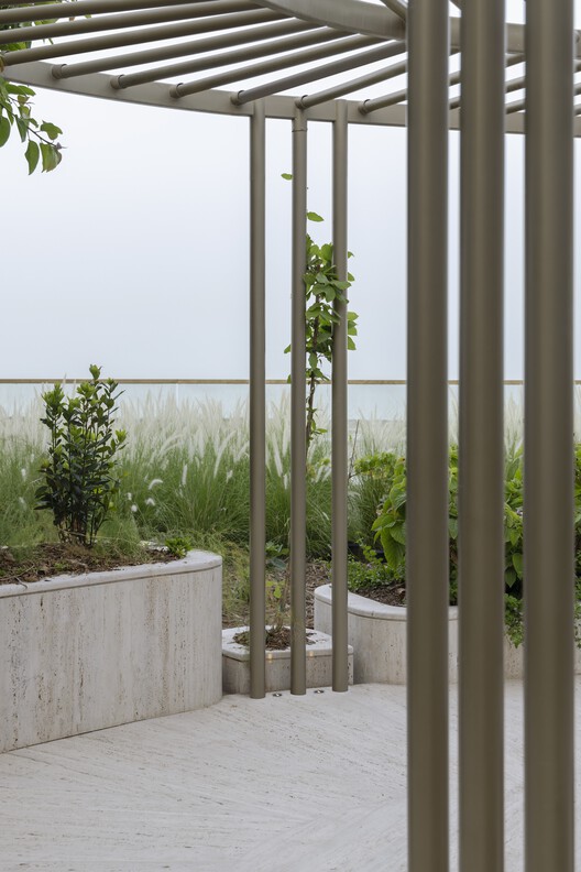 The Plinth House / Cambra Buró - Exterior Photography, Column