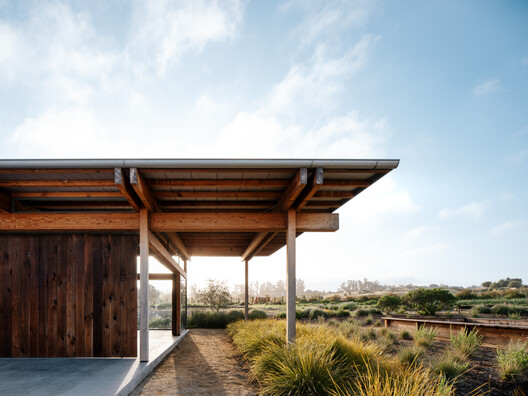 Live Oak Farm Pavilion / Austin Sandy Architects Live Oak Farm Pavilion / Austin Sandy Architects - Image 5 of 24
