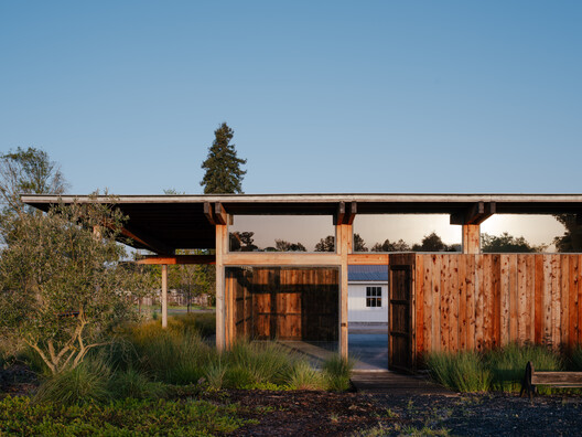 Live Oak Farm Pavilion / Austin Sandy Architects Live Oak Farm Pavilion / Austin Sandy Architects - Image 11 of 24