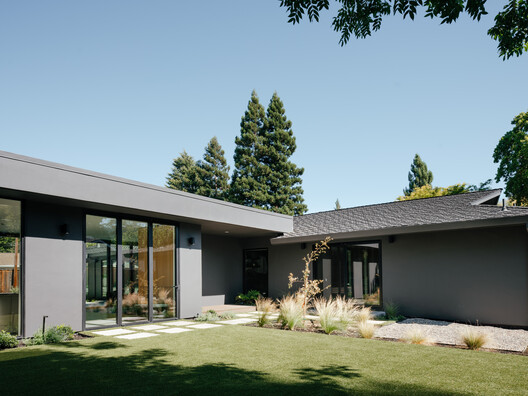Paraiso Remodel / Austin Sandy Architects Paraiso Remodel / Austin Sandy Architects - Exterior Photography, Door, Garden, Concrete, Courtyard