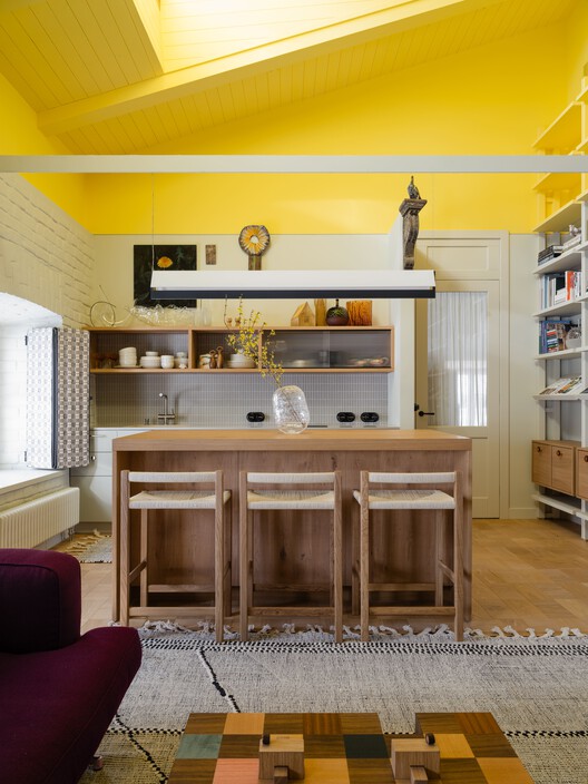 Mimosa Apartment / Treivas Architecture Bureau Mimosa Apartment / Treivas Architecture Bureau - Image 2 of 18