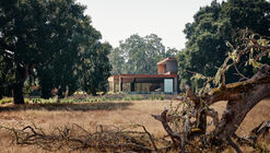 Meadow House / Mark English Architects
