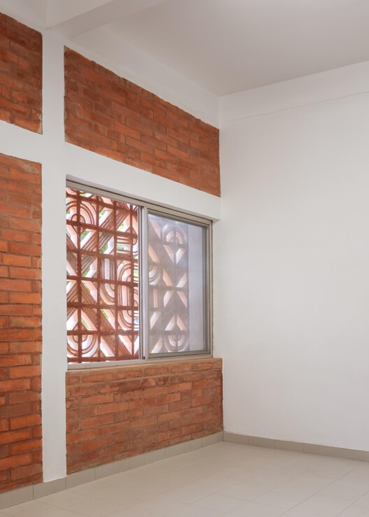 UCAD Dakar Student Housing / Hardel Le Bihan Architectes UCAD Dakar Student Housing / Hardel Le Bihan Architectes - Interior Photography, Wood, Brick