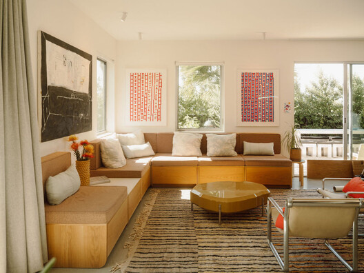 Casa Granada Echo Park / Granada Form Casa Granada Echo Park / Granada Form - Fotografía interior, Sala de estar, Sillones, Madera, Mesas, Iluminación