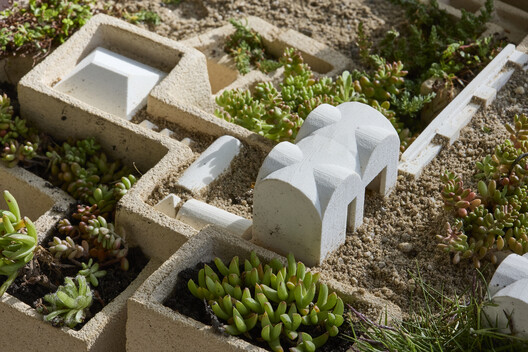 Parlour Gardens Exhibition Displays Miniature Ceramic Landscapes at Barcelona's Botanic Garden Parlour Gardens Exhibition Displays Miniature Ceramic Landscapes at Barcelona's Botanic Garden - Image 45 of 97