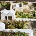Parlour Gardens Exhibition Displays Miniature Ceramic Landscapes at Barcelona's Botanic Garden - Imagen 3 de 4