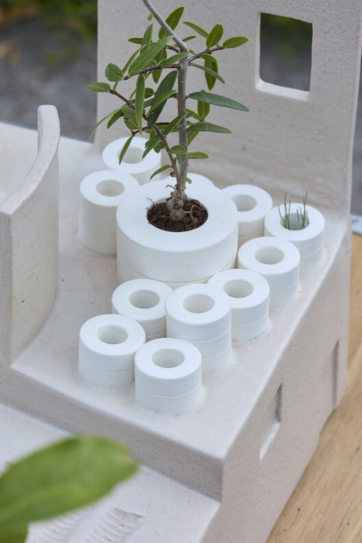 Parlour Gardens Exhibition Displays Miniature Ceramic Landscapes at Barcelona's Botanic Garden Parlour Gardens Exhibition Displays Miniature Ceramic Landscapes at Barcelona's Botanic Garden - Image 22 of 97