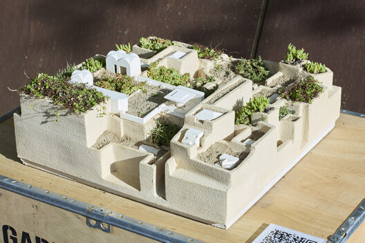Parlour Gardens Exhibition Displays Miniature Ceramic Landscapes at Barcelona's Botanic Garden Parlour Gardens Exhibition Displays Miniature Ceramic Landscapes at Barcelona's Botanic Garden - Image 44 of 97