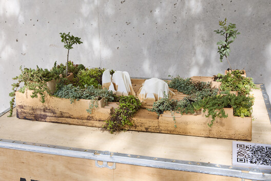 Parlour Gardens Exhibition Displays Miniature Ceramic Landscapes at Barcelona's Botanic Garden Parlour Gardens Exhibition Displays Miniature Ceramic Landscapes at Barcelona's Botanic Garden - Image 57 of 97