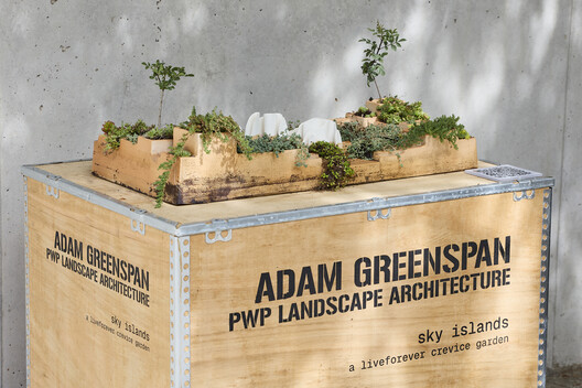 Parlour Gardens Exhibition Displays Miniature Ceramic Landscapes at Barcelona's Botanic Garden Parlour Gardens Exhibition Displays Miniature Ceramic Landscapes at Barcelona's Botanic Garden - Image 56 of 97