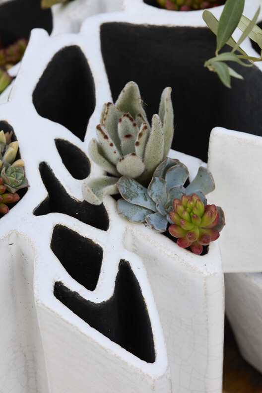 Parlour Gardens Exhibition Displays Miniature Ceramic Landscapes at Barcelona's Botanic Garden Parlour Gardens Exhibition Displays Miniature Ceramic Landscapes at Barcelona's Botanic Garden - Image 10 of 97