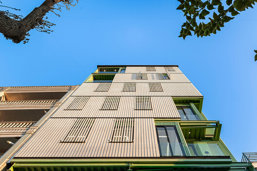 Edificio Médico Marivan / AsNow Design & Construct Edificio Médico Marivan / AsNow Design & Construct - Fotografía exterior, Fachada, Vidrio, Balcón