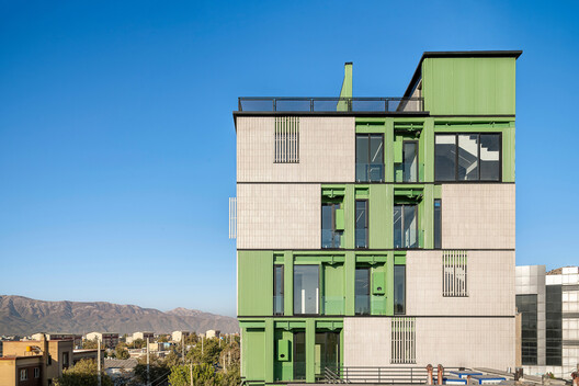 Edificio Médico Marivan / AsNow Design & Construct Edificio Médico Marivan / AsNow Design & Construct - Fotografía exterior, Balcón