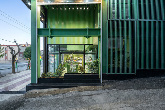 Edificio Médico Marivan / AsNow Design & Construct Edificio Médico Marivan / AsNow Design & Construct - Fotografía exterior, Vidrio