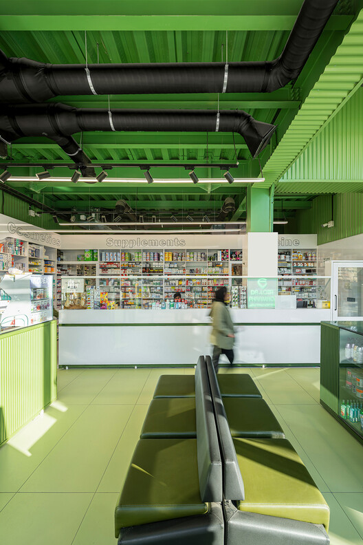 Edificio Médico Marivan / AsNow Design & Construct Edificio Médico Marivan / AsNow Design & Construct - Fotografía interior, Estanterías