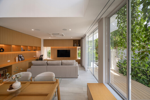 Reborn House / DARE – Design Arena + Research Reborn House / DARE – Design Arena + Research - Interior Photography, Living Room, Wood, Sofa, Glass, Chair