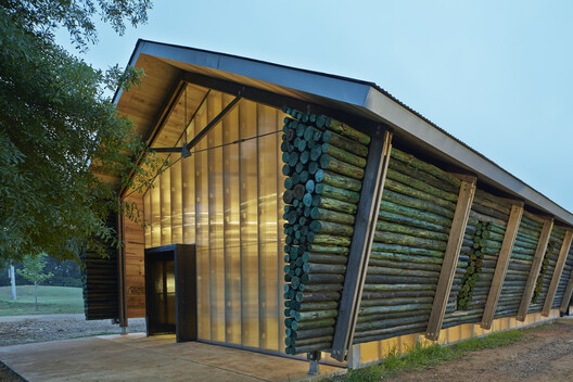 How the Arts and Crafts Movement Still Shapes Contemporary Architecture How the Arts and Crafts Movement Still Shapes Contemporary Architecture - Image 13 of 49