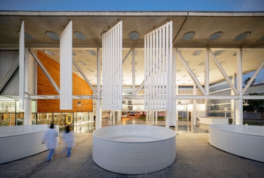 Hospital del Mar Phase 2 Expansion / PINEARQ + Brullet-De Luna Arquitectes - Exterior Photography