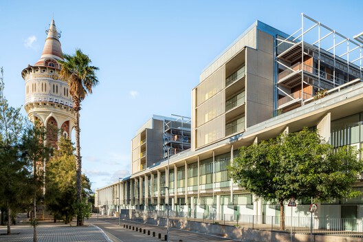 Hospital del Mar Phase 2 Expansion / PINEARQ + Brullet-De Luna Arquitectes - Image 4 of 23