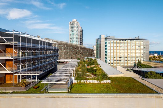 Hospital del Mar Phase 2 Expansion / PINEARQ + Brullet-De Luna Arquitectes - Exterior Photography
