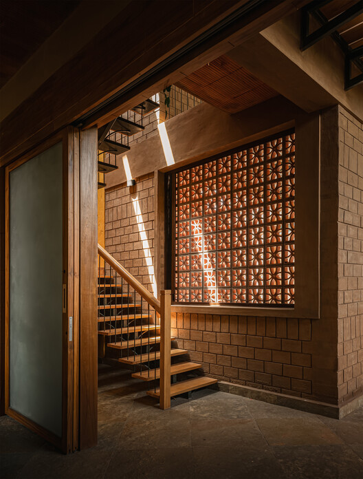 The Saffron Verandah House / HabitArt Architecture Studio The Saffron Verandah House / HabitArt Architecture Studio - Interior Photography, Wood