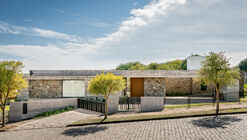 Pisçude House / Revvero Arq + Mariana Bet Arquitetura