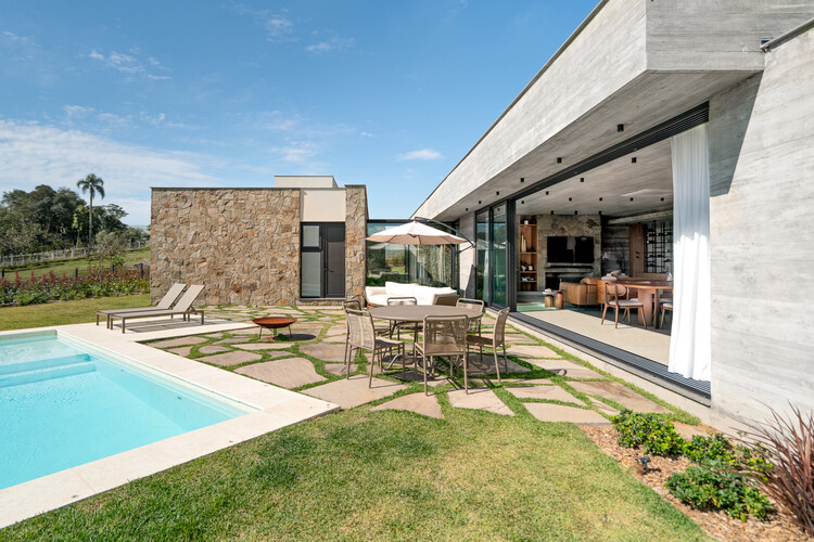 Casa Pisçude / Revvero Arq + Mariana Bet Arquitetura - Imagen 2 de 29