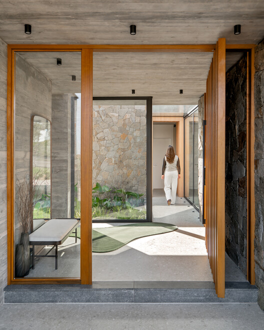 Pisçude House / Revvero Arq + Mariana Bet Arquitetura - Interior Photography, Wood, Concrete