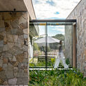 Pisçude House / Revvero Arq + Mariana Bet Arquitetura - Houses