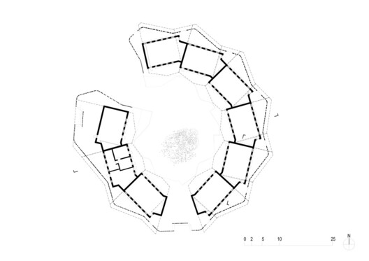The Center as Strategy: 8 Projects Built Around a Void The Center as Strategy: 8 Projects Built Around a Void - Image 27 of 36