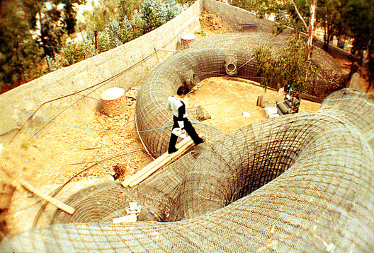 The Center as Strategy: 8 Projects Built Around a Void The Center as Strategy: 8 Projects Built Around a Void - Image 32 of 36