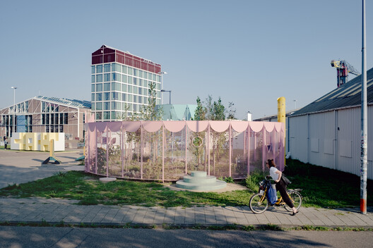 The Center as Strategy: 8 Projects Built Around a Void The Center as Strategy: 8 Projects Built Around a Void - Image 24 of 36