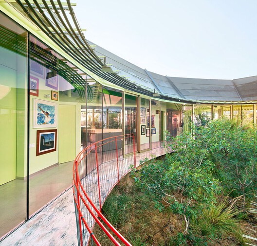 The Center as Strategy: 8 Projects Built Around a Void The Center as Strategy: 8 Projects Built Around a Void - Image 10 of 36