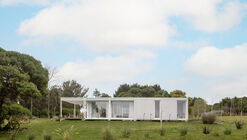 Looking South House / PLUG arquitectura modular