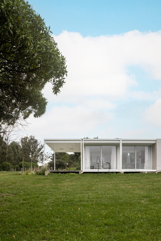 Looking South House / PLUG arquitectura modular Looking South House / PLUG arquitectura modular - Image 6 of 21