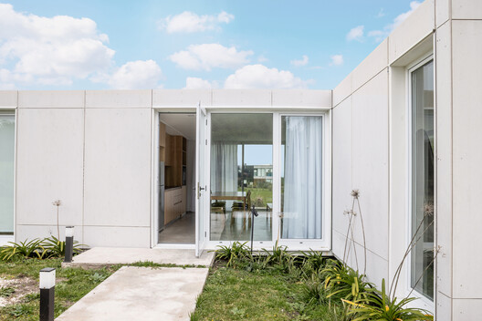 Looking South House / PLUG arquitectura modular Looking South House / PLUG arquitectura modular - Image 7 of 21