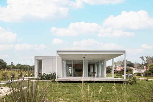 Looking South House / PLUG arquitectura modular Looking South House / PLUG arquitectura modular - Exterior Photography