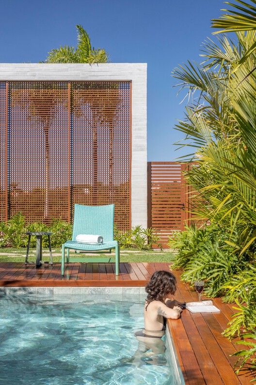 Jabuticabeiras House / STUDIO ANDRE LENZA - Exterior Photography, Courtyard, Balcony