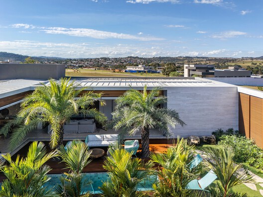 Jabuticabeiras House / STUDIO ANDRE LENZA - Exterior Photography, Courtyard