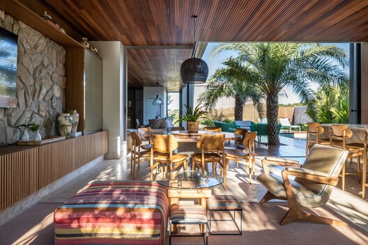 Jabuticabeiras House / STUDIO ANDRE LENZA - Interior Photography, Chair