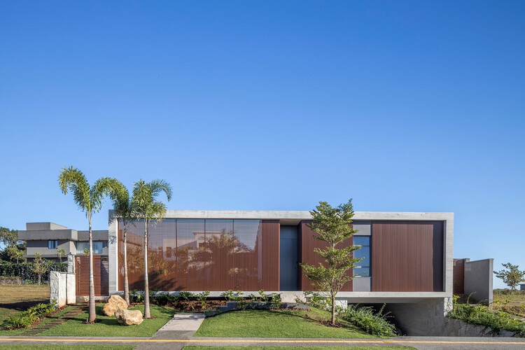 Jabuticabeiras House / STUDIO ANDRE LENZA - More Images