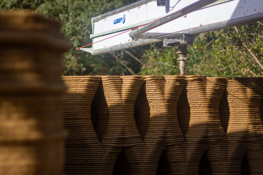 Craft in the Age of 3D-Printed Earth: Can Digital Tools Create a New Kind of Artisan?  - Image 8 of 10