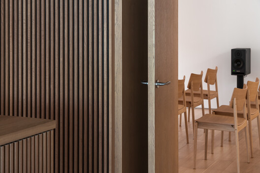 Dynaudio Lounge / cold lab Dynaudio Lounge / cold lab - Fotografia de Interiores, Madeira, Cadeira