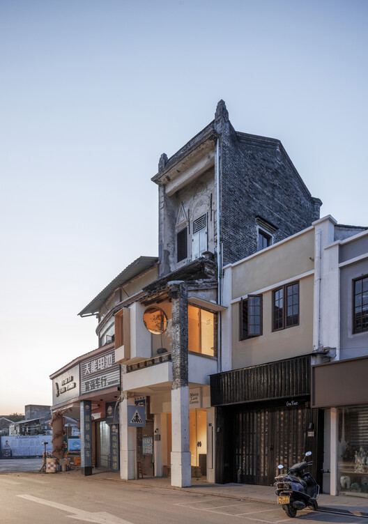 Minzu Lane Coffee / Modum Atelier Minzu Lane Coffee / Modum Atelier - Exterior Photography, Door, Concrete