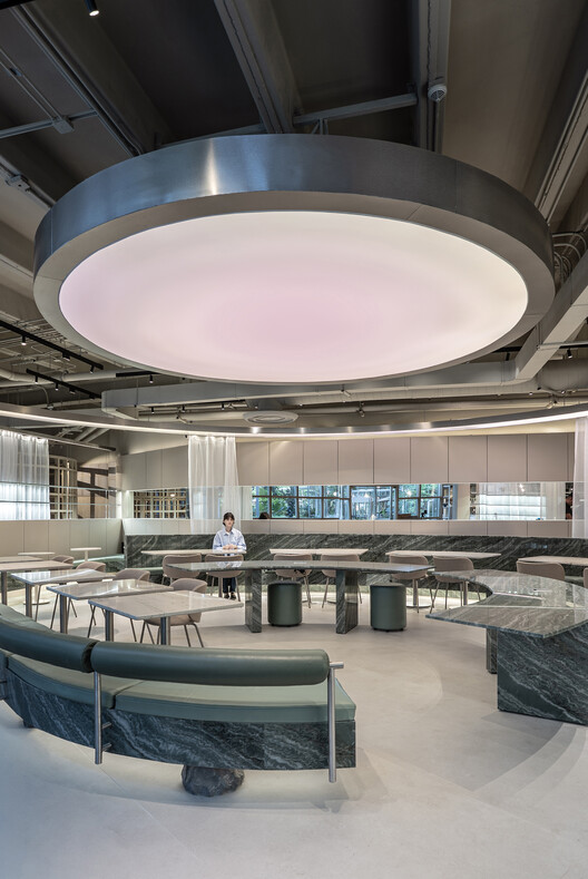 Restaurant Nectar Oum / Madarq studio Restaurant Nectar Oum / Madarq studio - Interior Photography, Glass