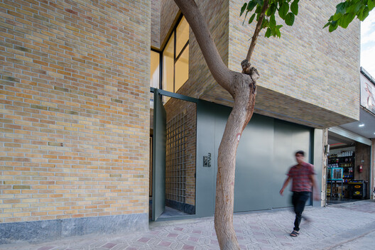 House in Harmony / Golchin Studio House in Harmony / Golchin Studio - Interior Photography, Brick, Concrete