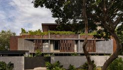 Western Valley House / STO.M.P