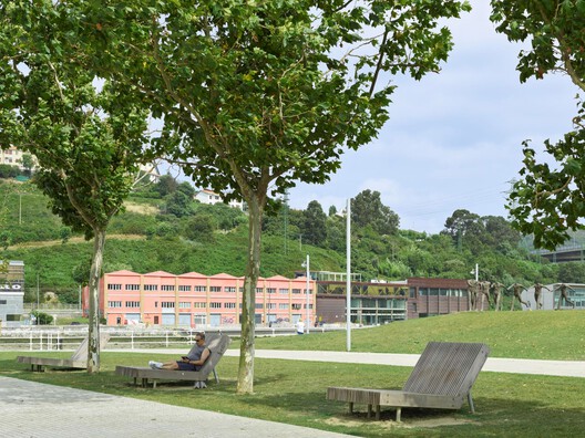 Zamalanda Park on the Nervión Riverbanks / Burgos & Garrido arquitectos Zamalanda Park on the Nervión Riverbanks / Burgos & Garrido arquitectos - Exterior Photography